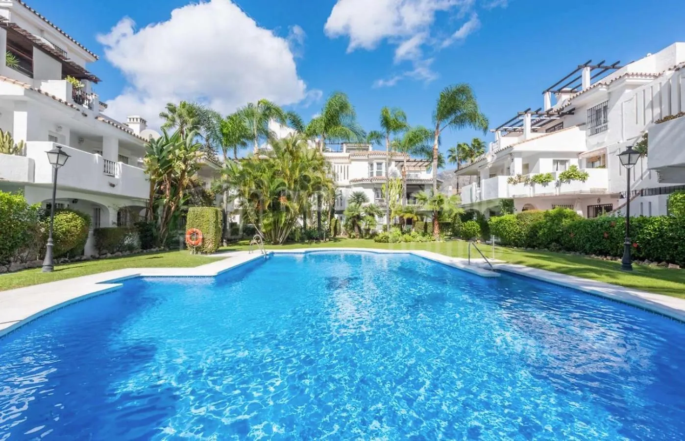 4 Bed House With Pool Walk To Puerto Banus Fast Internet Villa Marbella