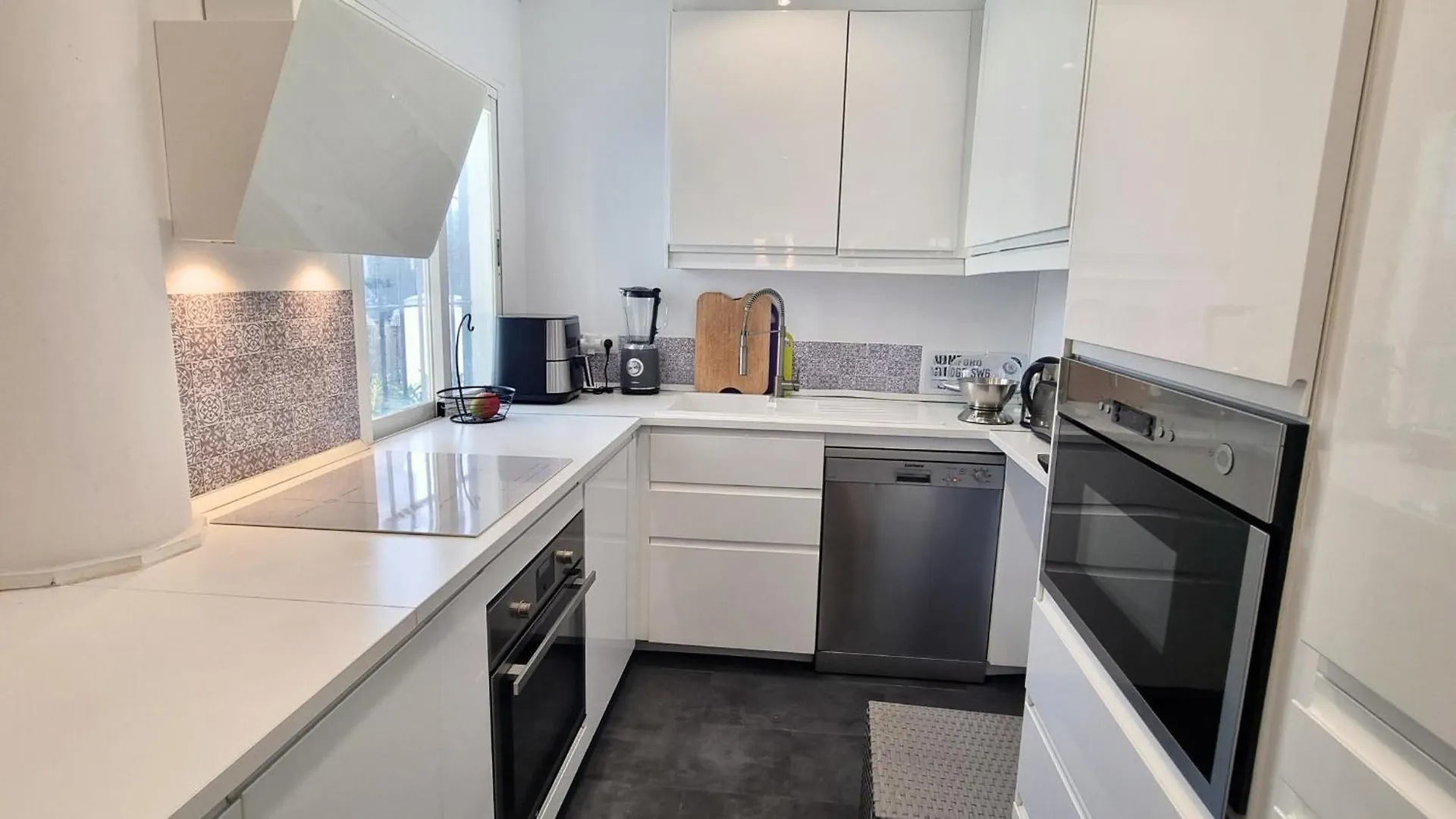 마르베야 4 Bed House With Pool Walk To Puerto Banus Fast Internet 빌라